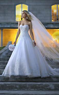 Lace Bridal Gowns